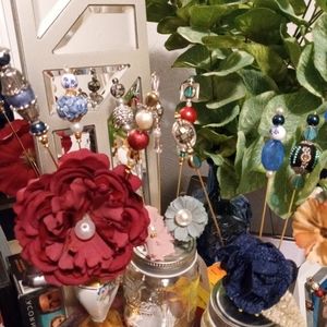 Hat pin, brooches and lapels